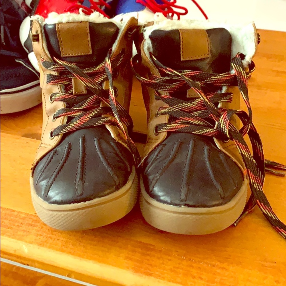 Cat and Jack duck cold weather boots